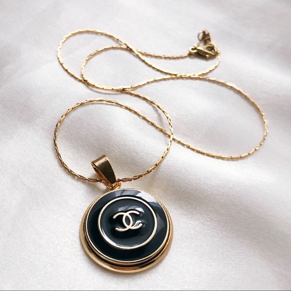 Chanel Necklace - Picture 2 of 6